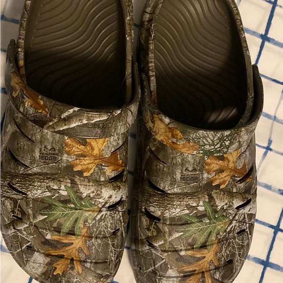 Real tree clogs - Picture 1 of 2